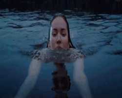 She started performing on the stage at the age of 5 and she is also in school swim team and in 1994 she broke the record of swimming under 8.